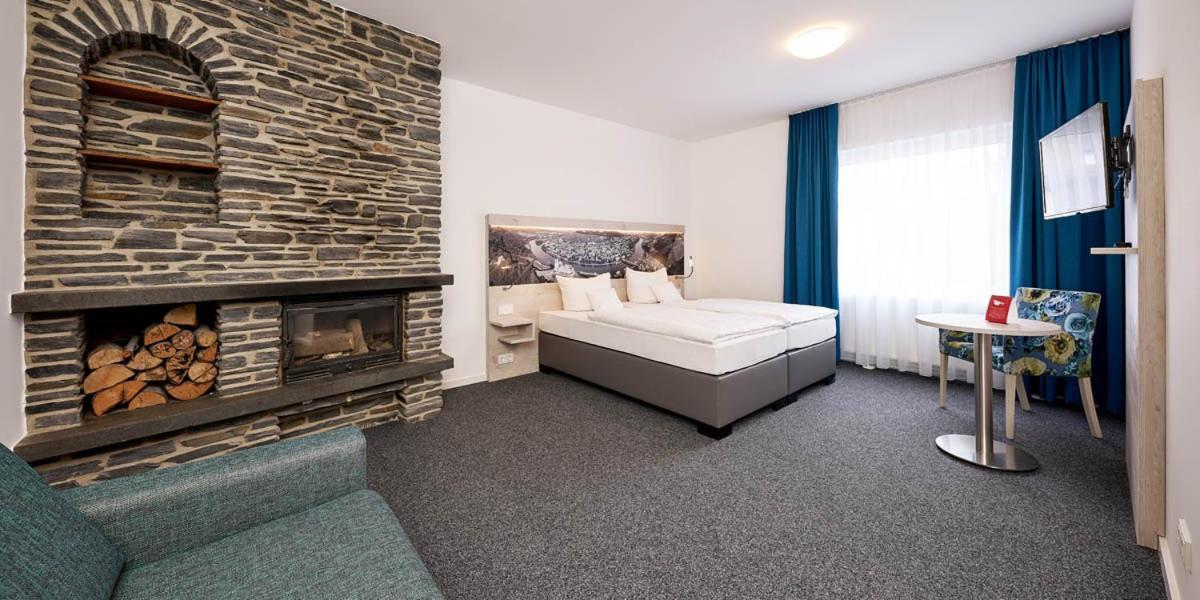 Sonnenuhr Bed & Breakfast Bernkastel-Kues Exterior photo