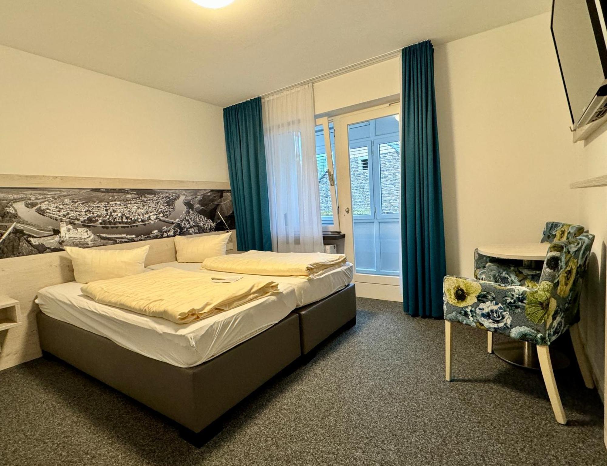 Sonnenuhr Bed & Breakfast Bernkastel-Kues Exterior photo