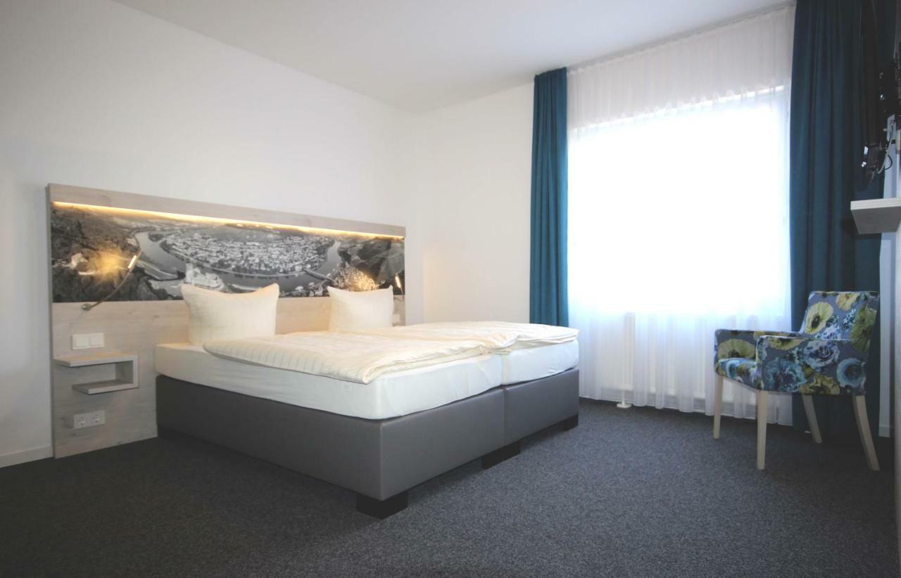 Sonnenuhr Bed & Breakfast Bernkastel-Kues Exterior photo